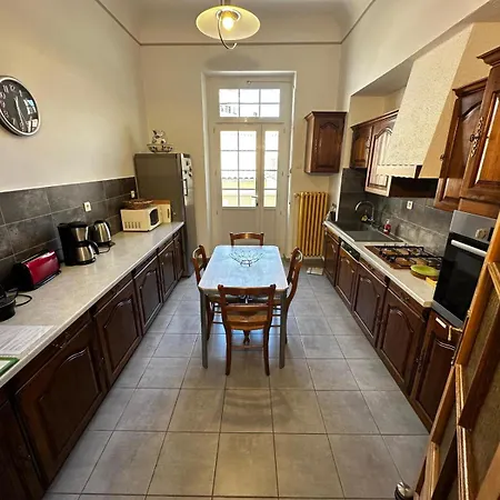 4 A 8 Personnes, Spacieux De Standing Classe 4 Etoiles Apartment Nîmes